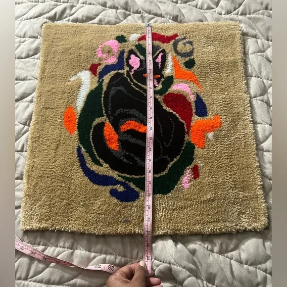 Black cat with design Tufted custom rug - Picture 6 of 10